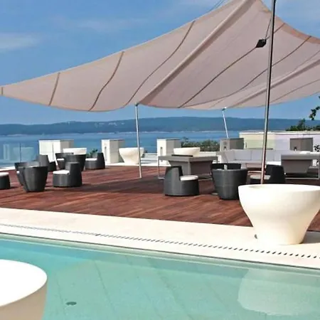 Amazing In With Outdoor Swimming Pool, Sauna And 2 Bedrooms * Novi Vinodolski