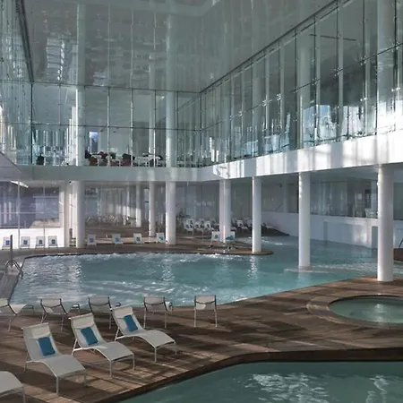 Amazing In With Outdoor Swimming Pool, Sauna And 2 Bedrooms Apartment *