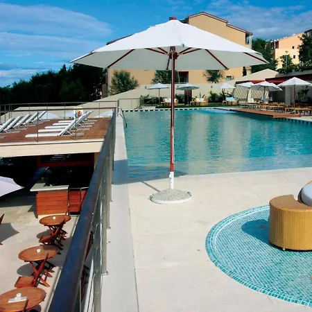 Amazing In With Outdoor Swimming Pool, Sauna And 2 Bedrooms Apartment Novi Vinodolski