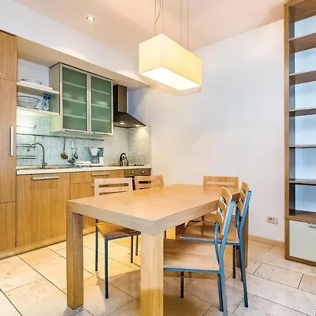 Amazing In With Outdoor Swimming Pool, Sauna And 2 Bedrooms *