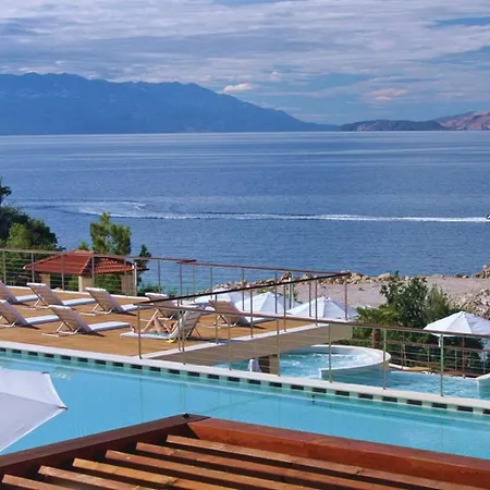 Amazing In With Outdoor Swimming Pool, Sauna And 2 Bedrooms Apartment